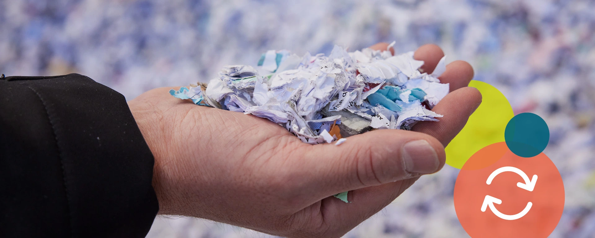 Vorbereitung zum Papier-Recycling durch Wiederverwertung